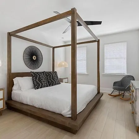 W406 - Coastal Retreat With Galactic Themed Bedroom